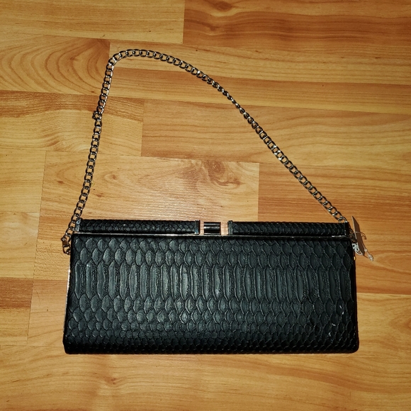 Handbags - Lovely Snakeskin Textured Bag by Tasha